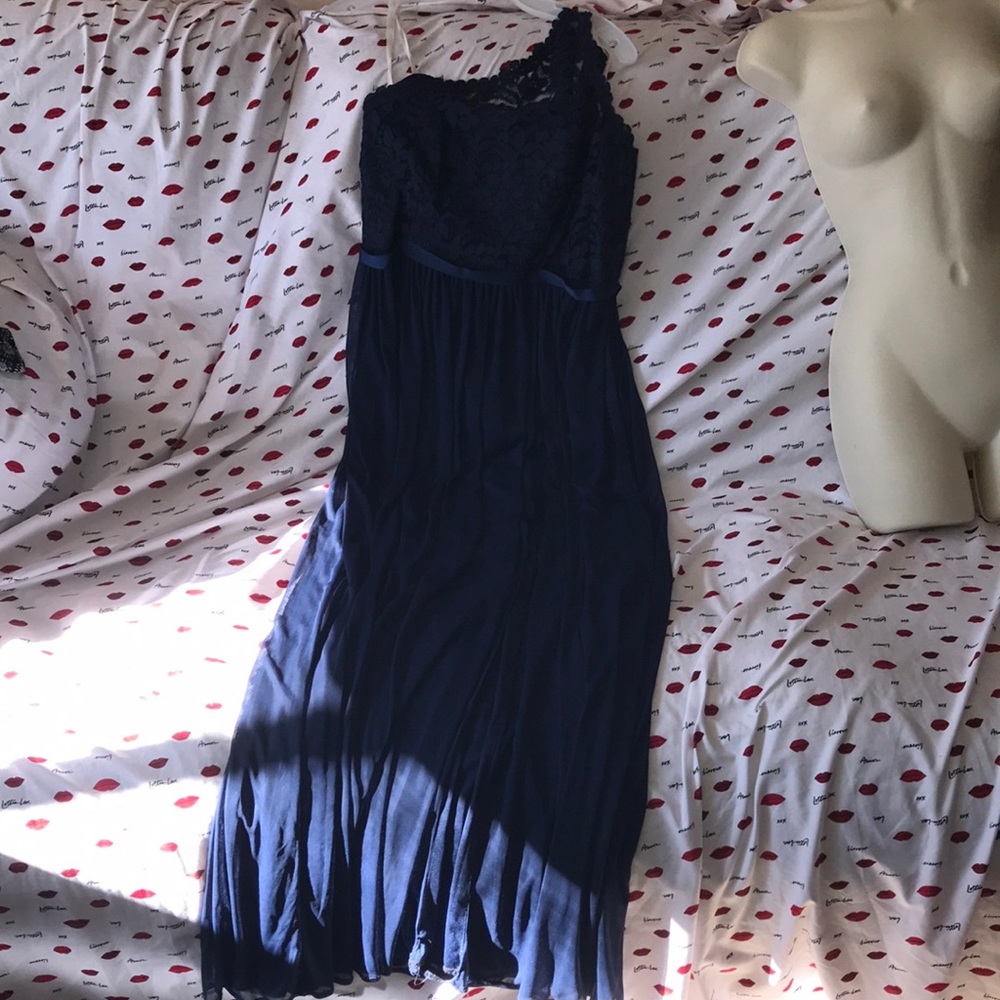 David’s bridal dark blue one shoulder maxi 👗 10